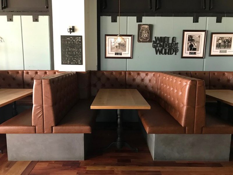 卡座式沙發座位