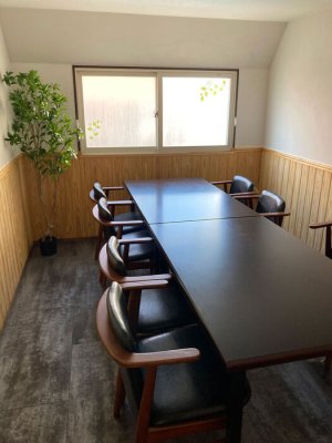 設有包廂