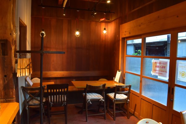 店內