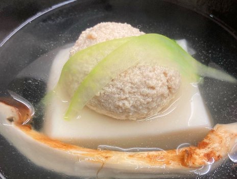 以一汁三菜為基礎的茶懷石套餐