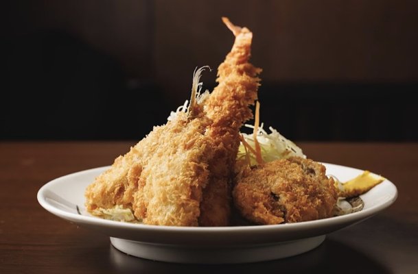 人氣餐點「綜合炸物」